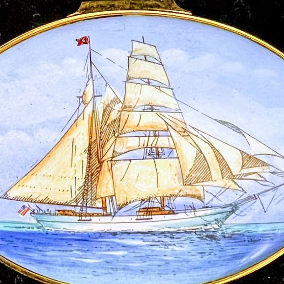 Staffordshire Enamels Pill Box - Picture 16 of 16